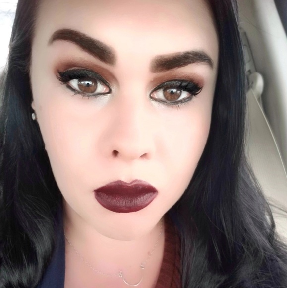 Meet your Posher, Gina - Picture 1 of 4